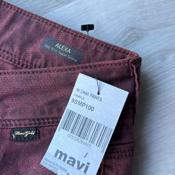 MAVI GOLD Alexa Skinny Jeans
Mid Rise super skinny plum color size 27/33 NWT - Picture 8 of 9